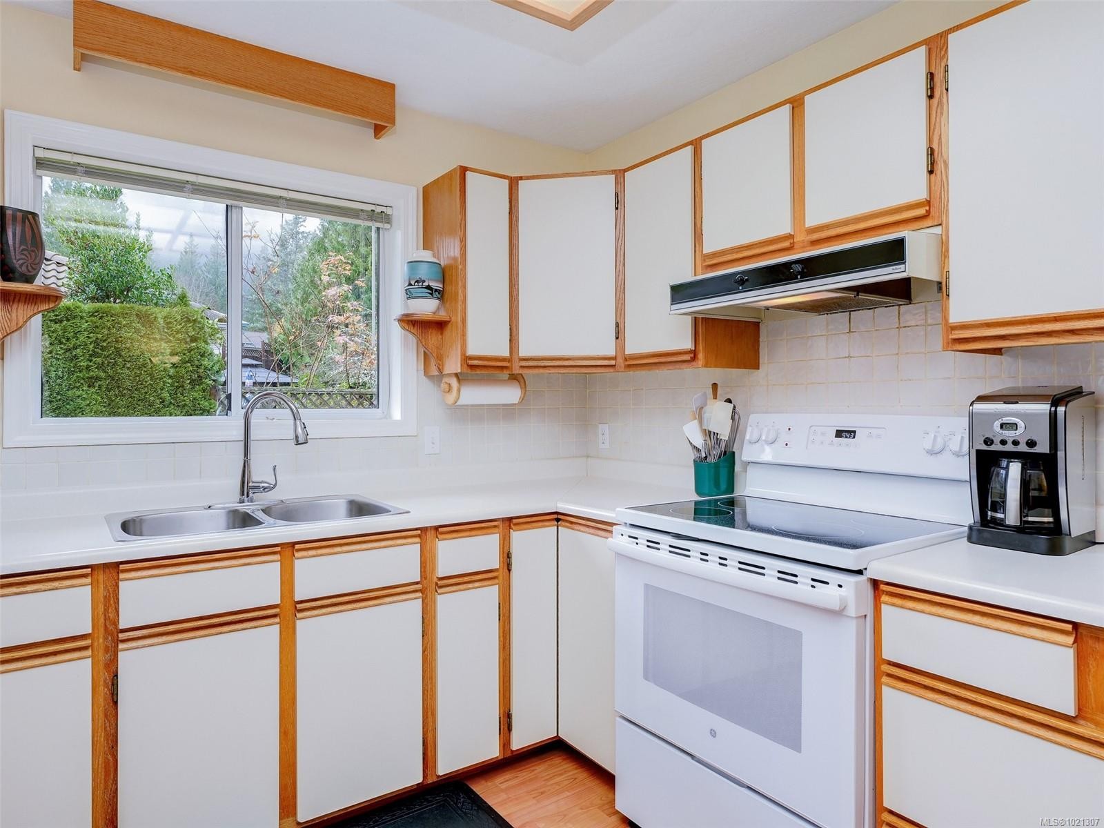 8618 Kingcome Cres, North Saanich, BC