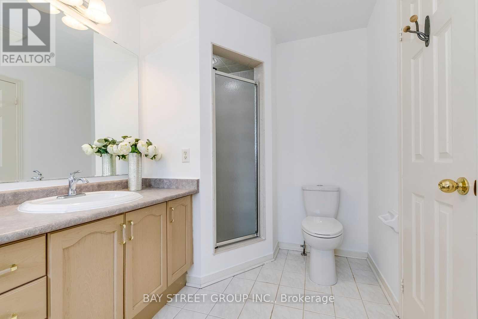 5166 Des Jardines Drive, Burlington, ON - Indoor Photo Showing Bathroom
