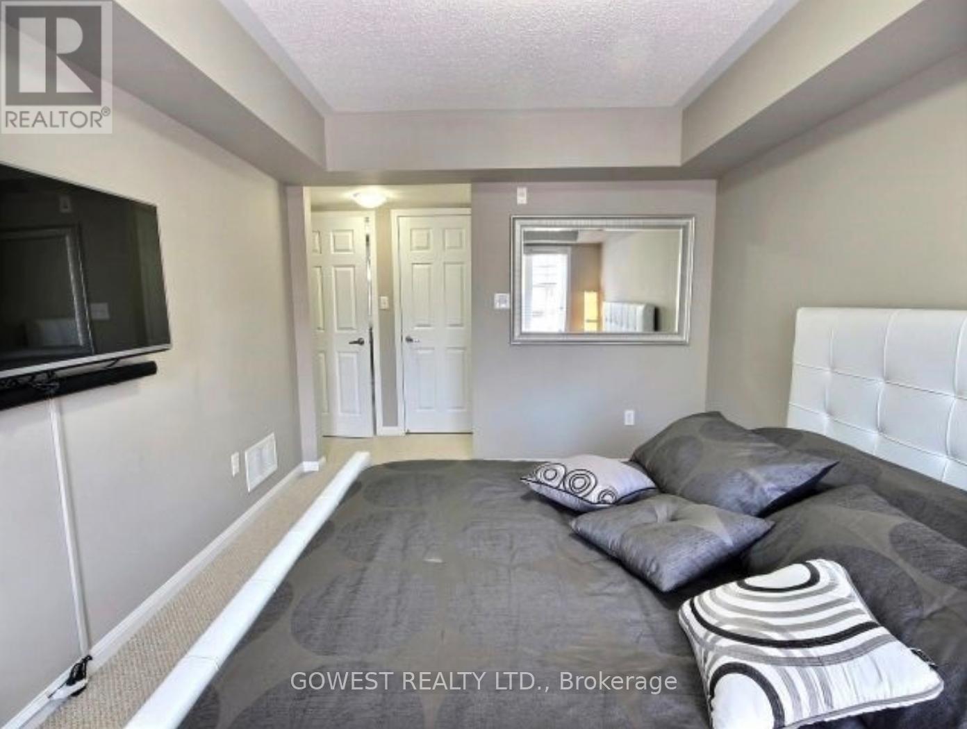 5 - 614 Shoreline Drive, Mississauga, ON - Indoor Photo Showing Other Room