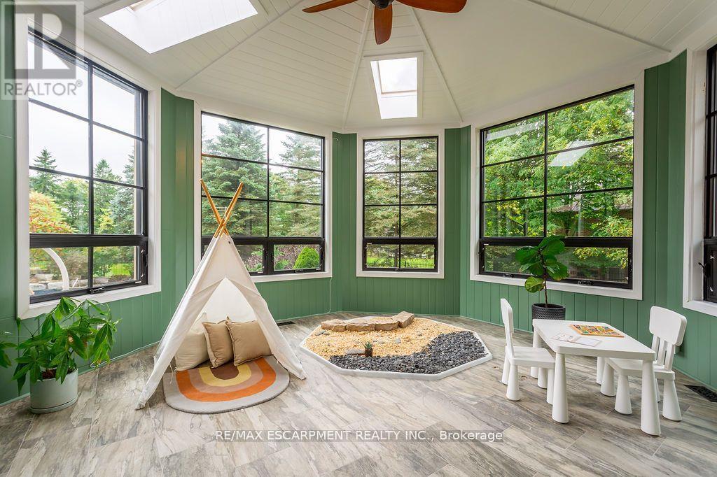 12 Blackberry Place, Hamilton, ON - Indoor Photo Showing Other Room