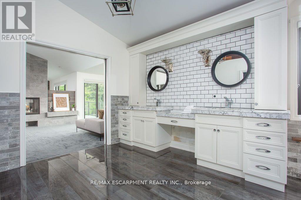 12 Blackberry Place, Hamilton, ON - Indoor Photo Showing Other Room