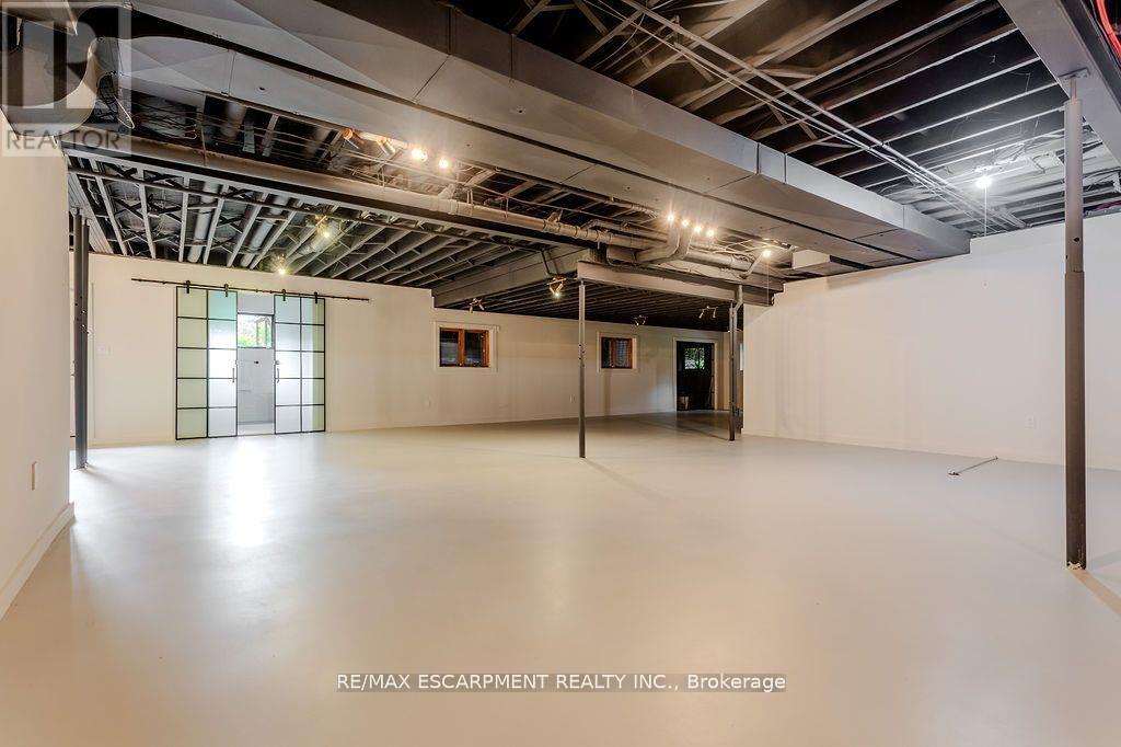 12 Blackberry Place, Hamilton, ON - Indoor Photo Showing Basement