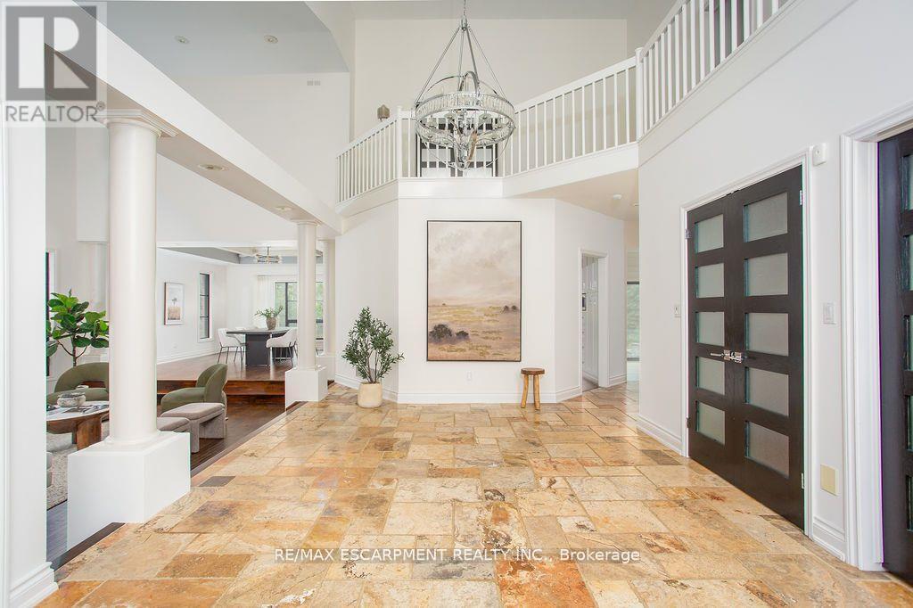 12 Blackberry Place, Hamilton, ON - Indoor Photo Showing Other Room