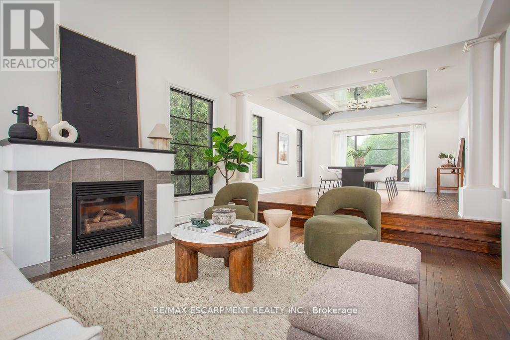 12 Blackberry Place, Hamilton, ON - Indoor Photo Showing Living Room With Fireplace
