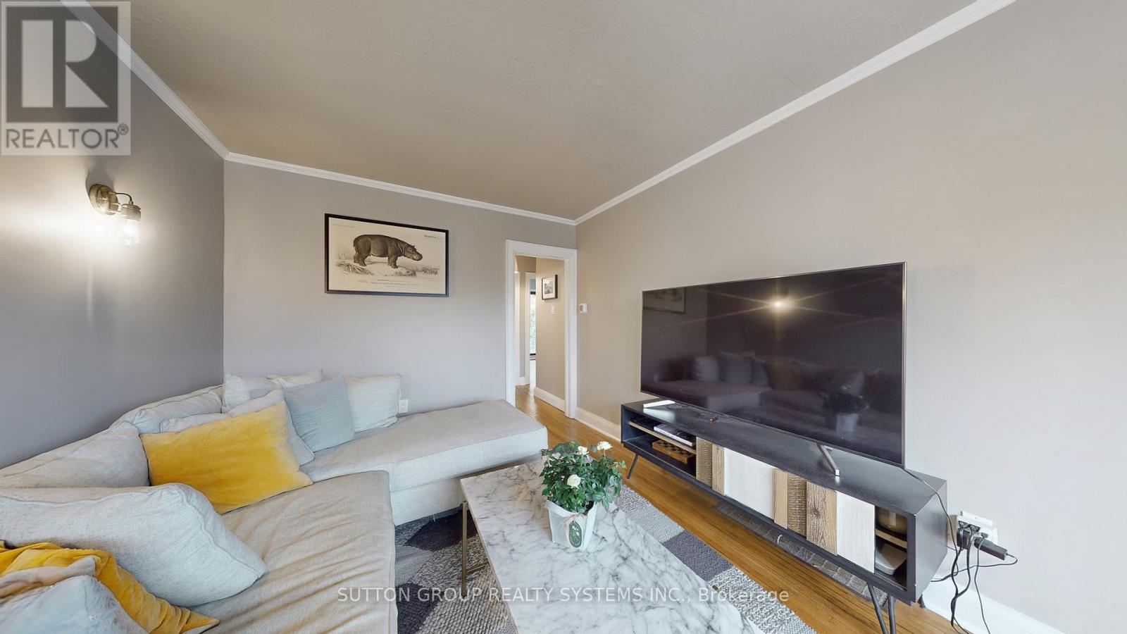 51 Juliet Crescent, Toronto, ON - Indoor Photo Showing Living Room