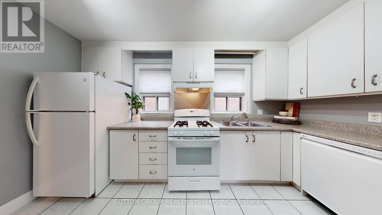 51 Juliet Crescent, Toronto, ON - Indoor Photo Showing Kitchen With Double Sink