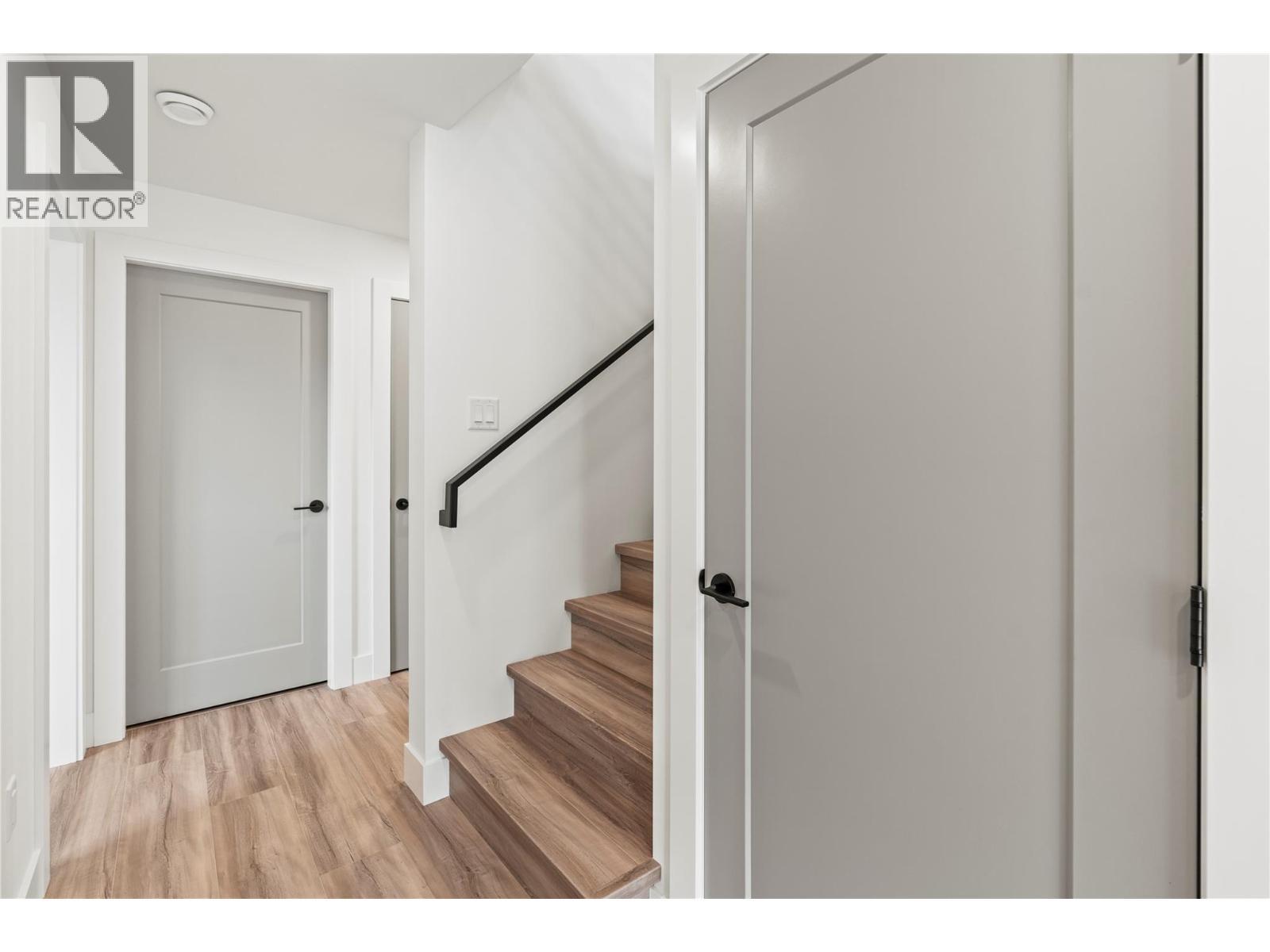 7036 Manning Place, Vernon, BC - Indoor Photo Showing Other Room