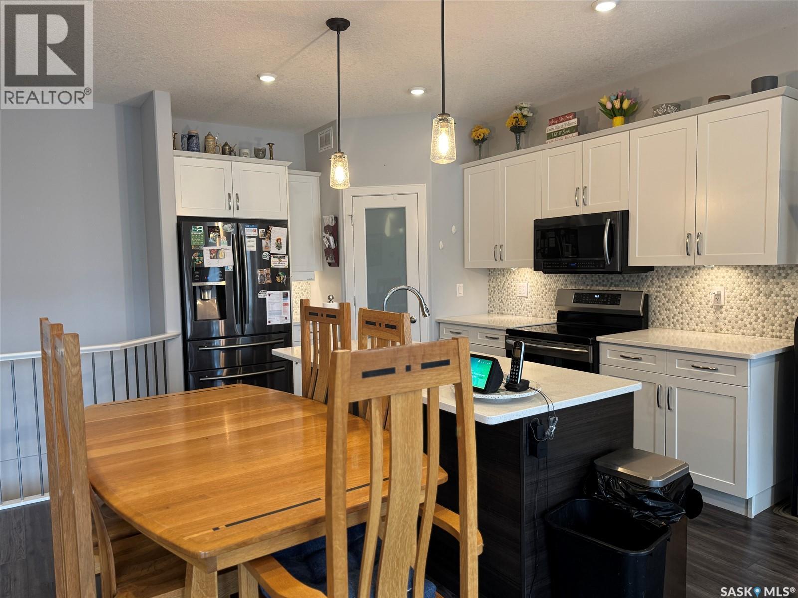 21 103 Pohorecky Crescent, Saskatoon, SK - Indoor