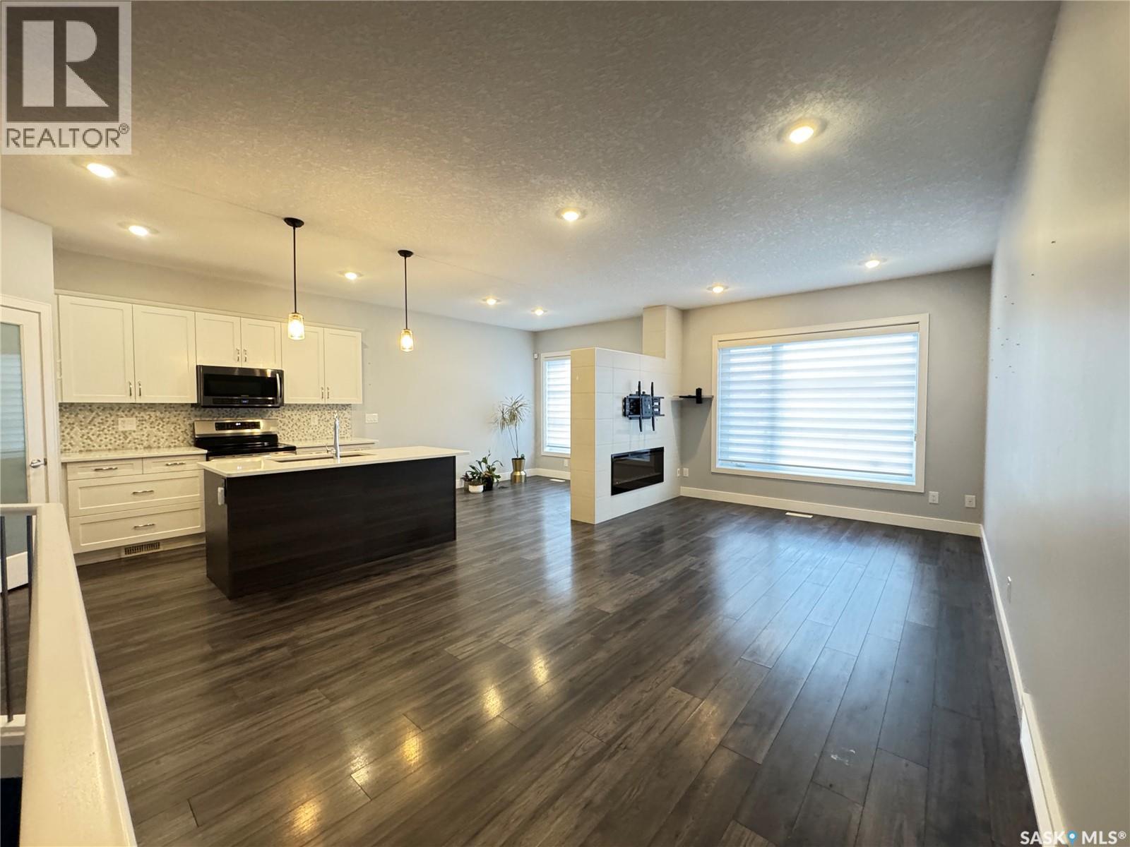 21 103 Pohorecky Crescent, Saskatoon, SK - Indoor Photo Showing Kitchen