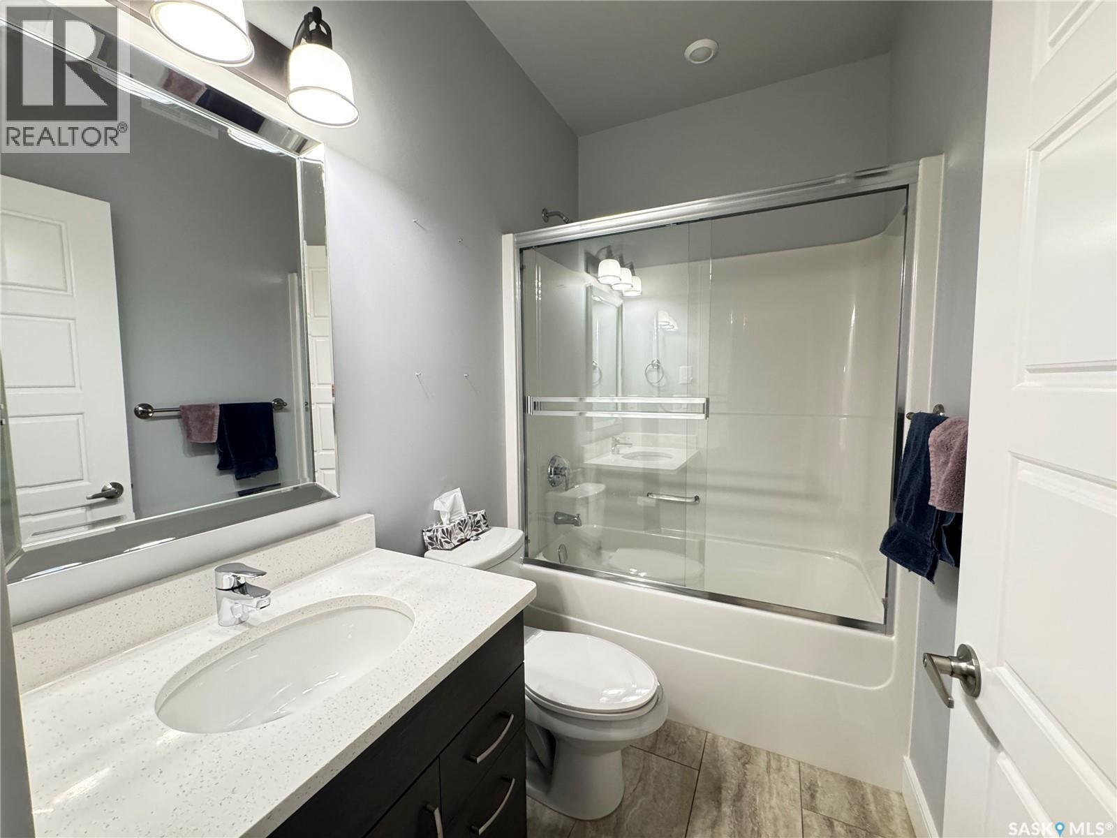 21 103 Pohorecky Crescent, Saskatoon, SK - Indoor Photo Showing Bathroom