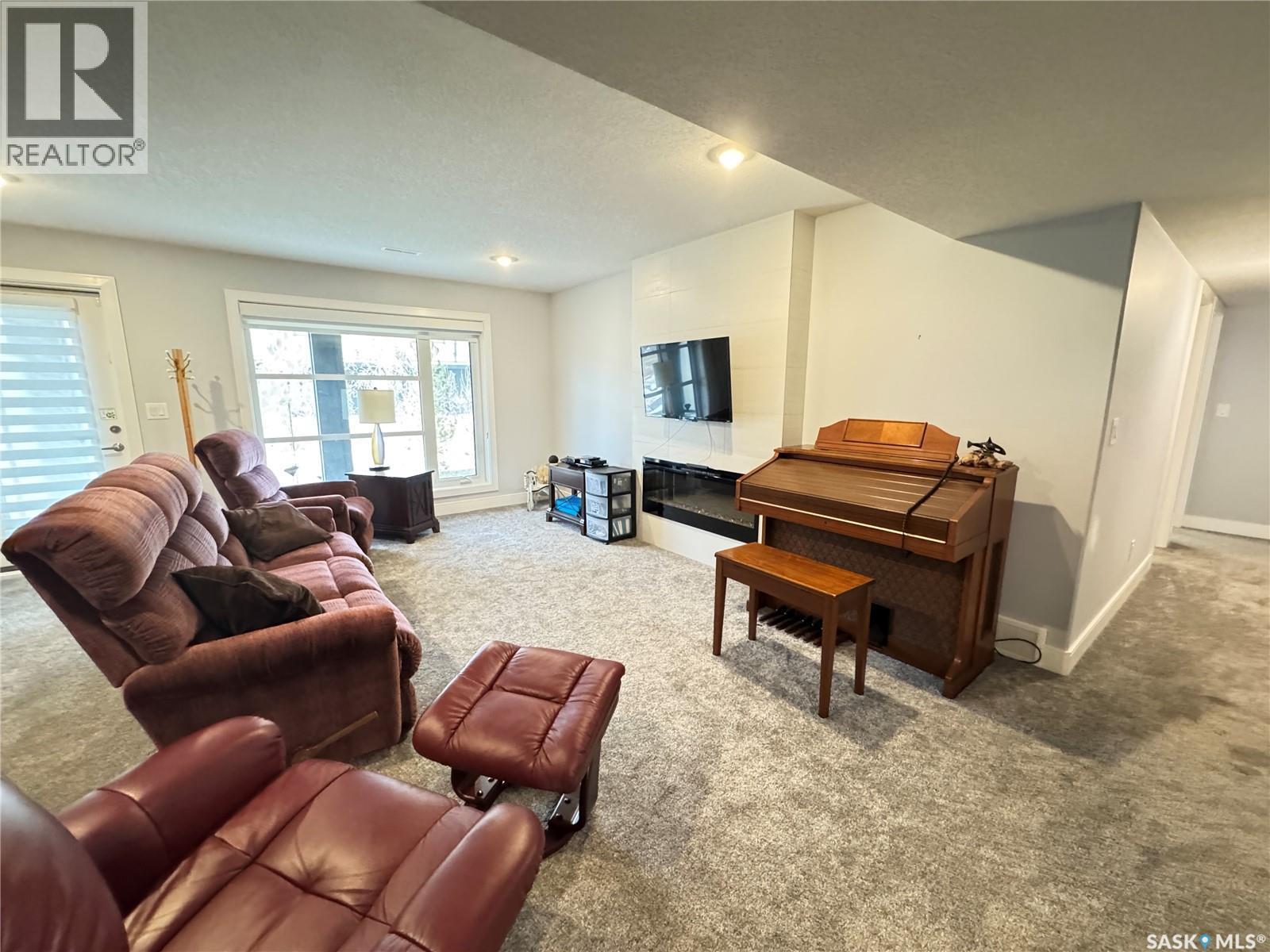 21 103 Pohorecky Crescent, Saskatoon, SK - Indoor Photo Showing Living Room