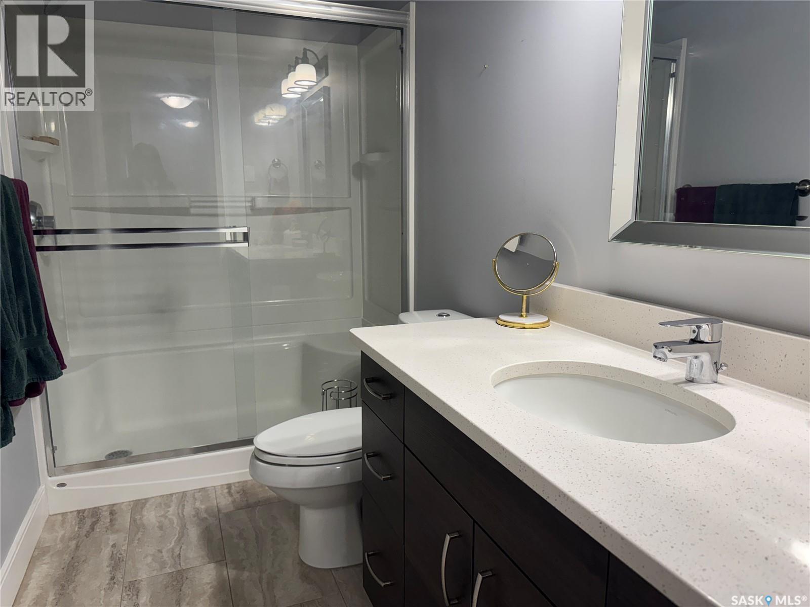 21 103 Pohorecky Crescent, Saskatoon, SK - Indoor Photo Showing Bathroom