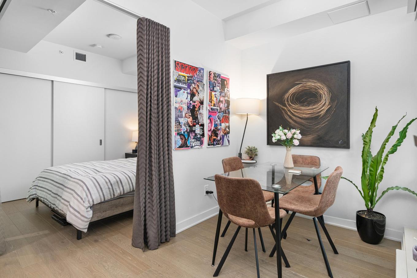 Overall view - 2706-1188 Rue St-Antoine O., Montréal (Ville-Marie), QC - Indoor Photo Showing Bedroom