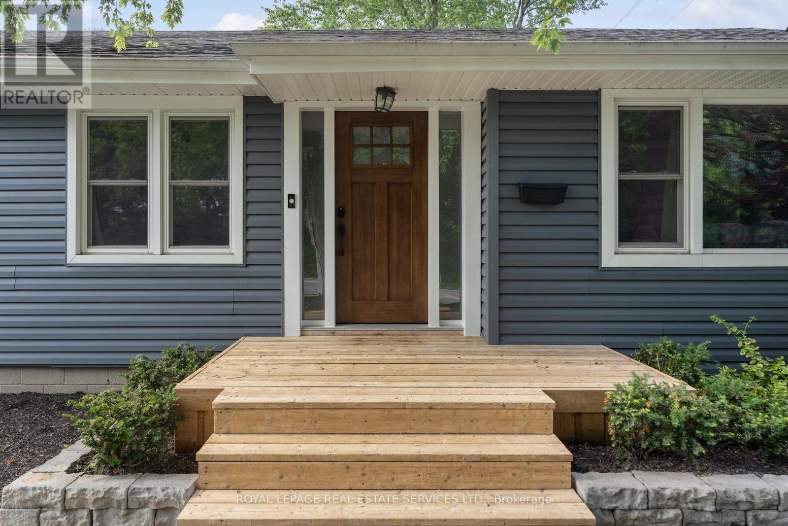 Entrance - 136 Mohawk Road, Hamilton, ON - Outdoor With Exterior