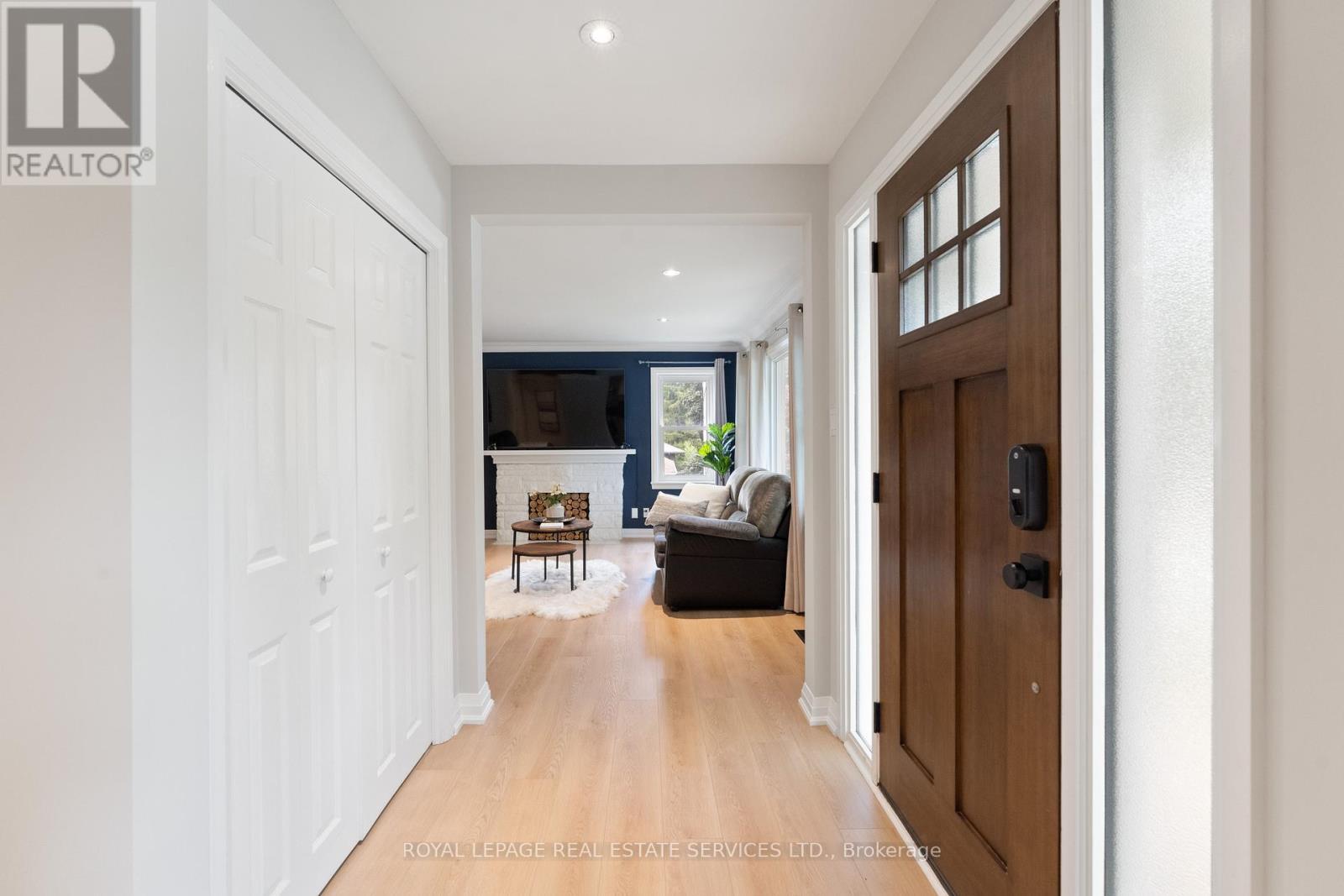 Foyer - 136 Mohawk Road, Hamilton, ON - Indoor Photo Showing Other Room