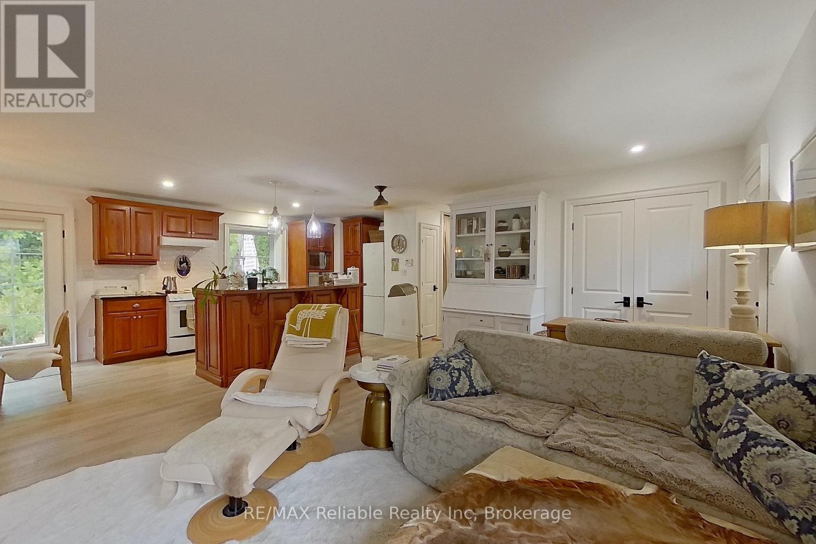 57 Cameron Street, Bluewater (Bayfield), ON - Indoor Photo Showing Living Room