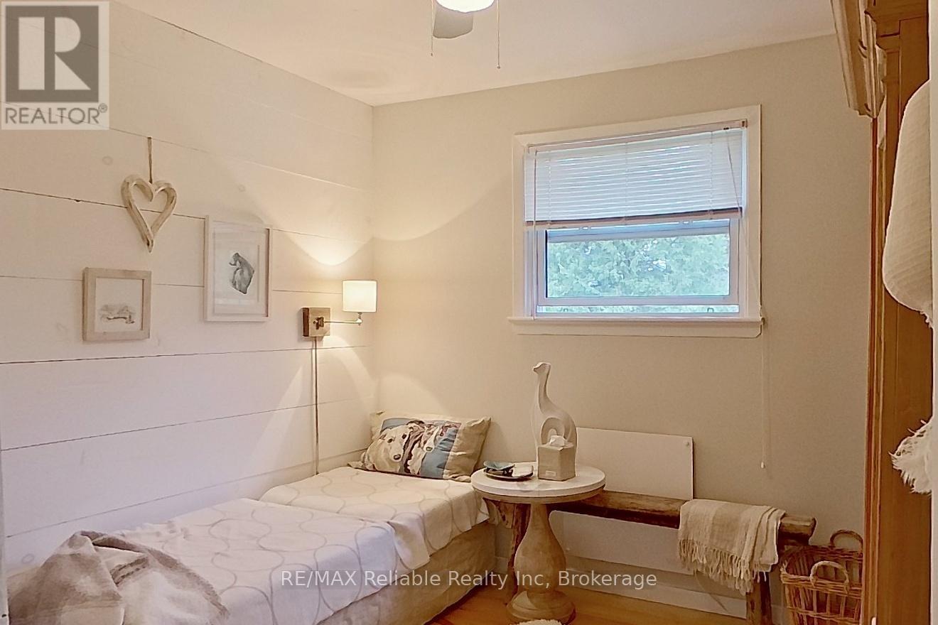 57 Cameron Street, Bluewater (Bayfield), ON - Indoor Photo Showing Bedroom