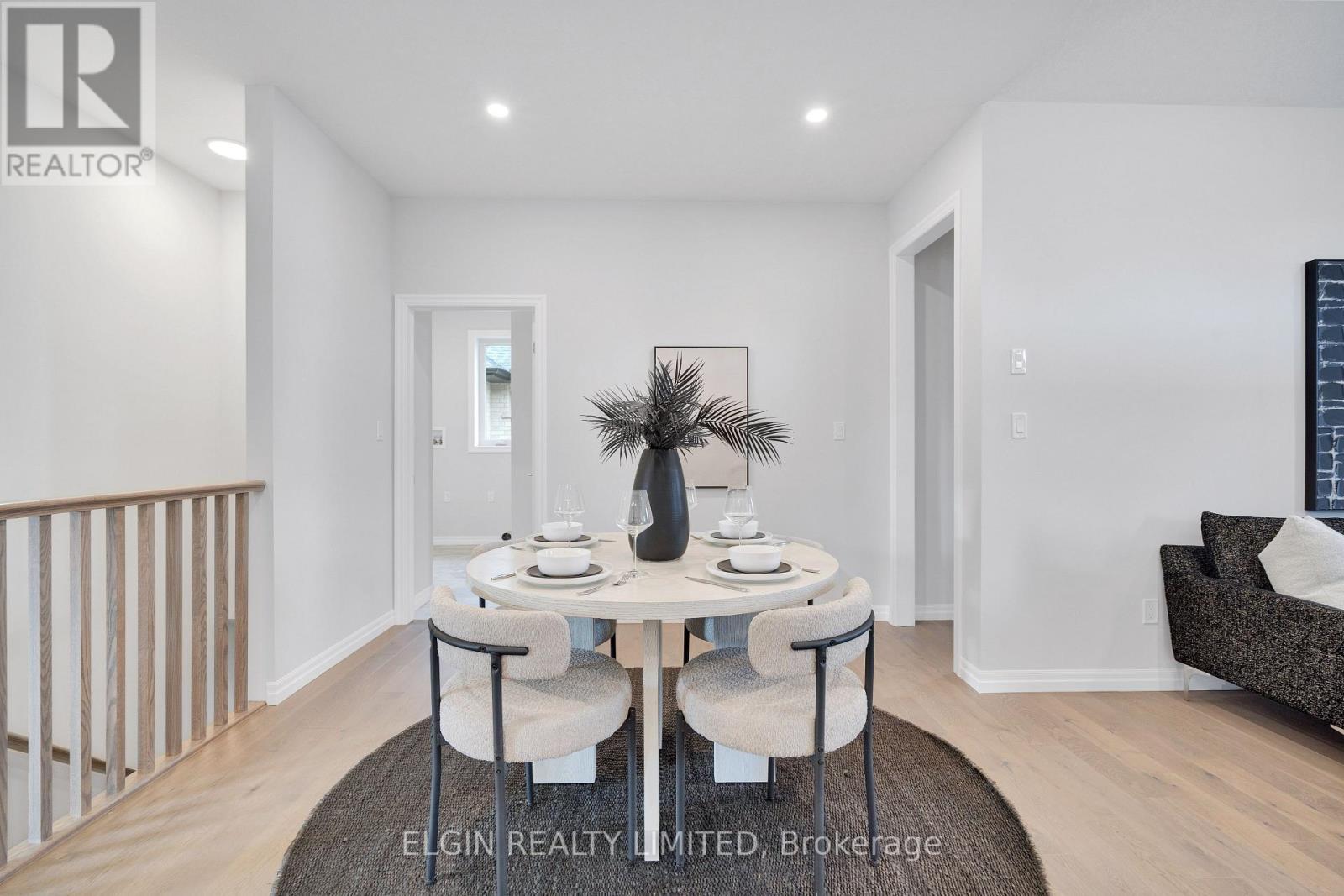 8 Hartland Circle, St. Thomas, ON - Indoor Photo Showing Dining Room