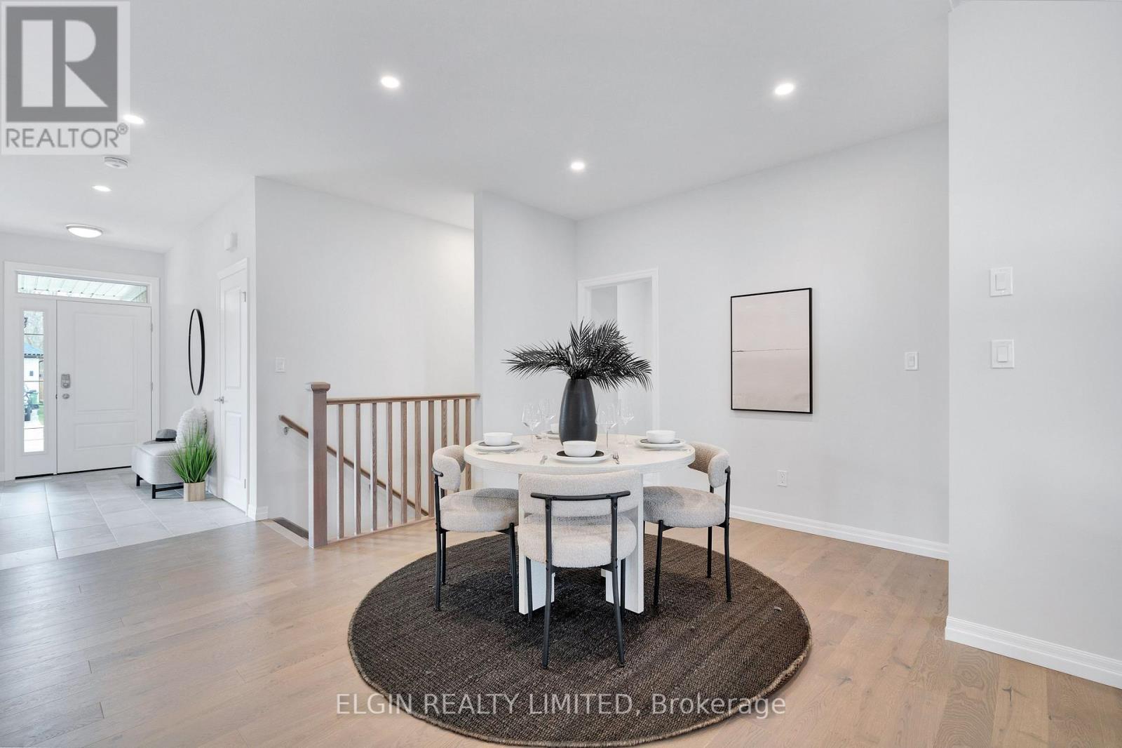 8 Hartland Circle, St. Thomas, ON - Indoor Photo Showing Dining Room