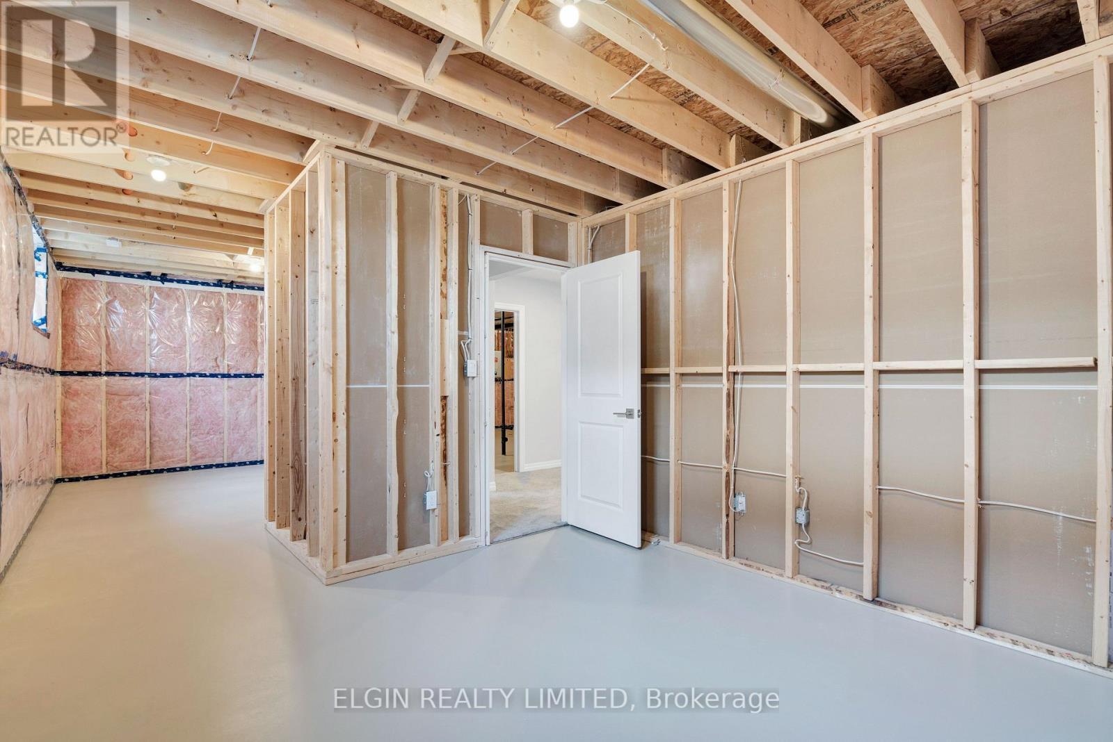 8 Hartland Circle, St. Thomas, ON - Indoor