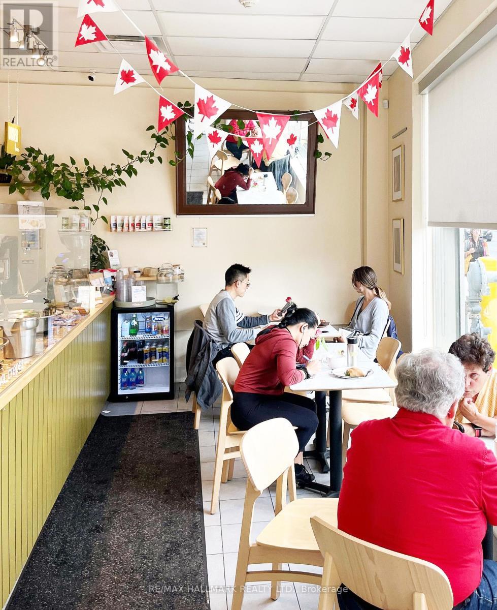 2674 Yonge Street, Toronto, ON