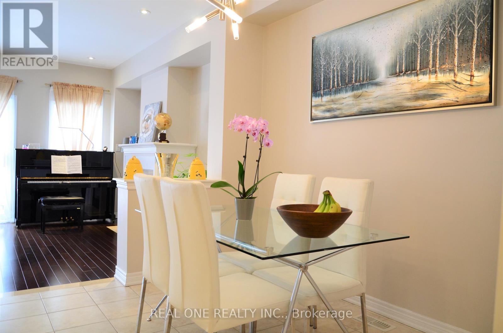 2412 Presquile Drive, Oakville, ON - Indoor Photo Showing Other Room