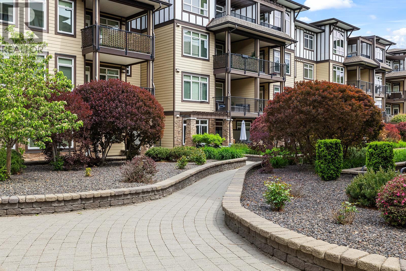 3843 Brown Road Unit# 2211, West Kelowna, BC - Outdoor With Facade