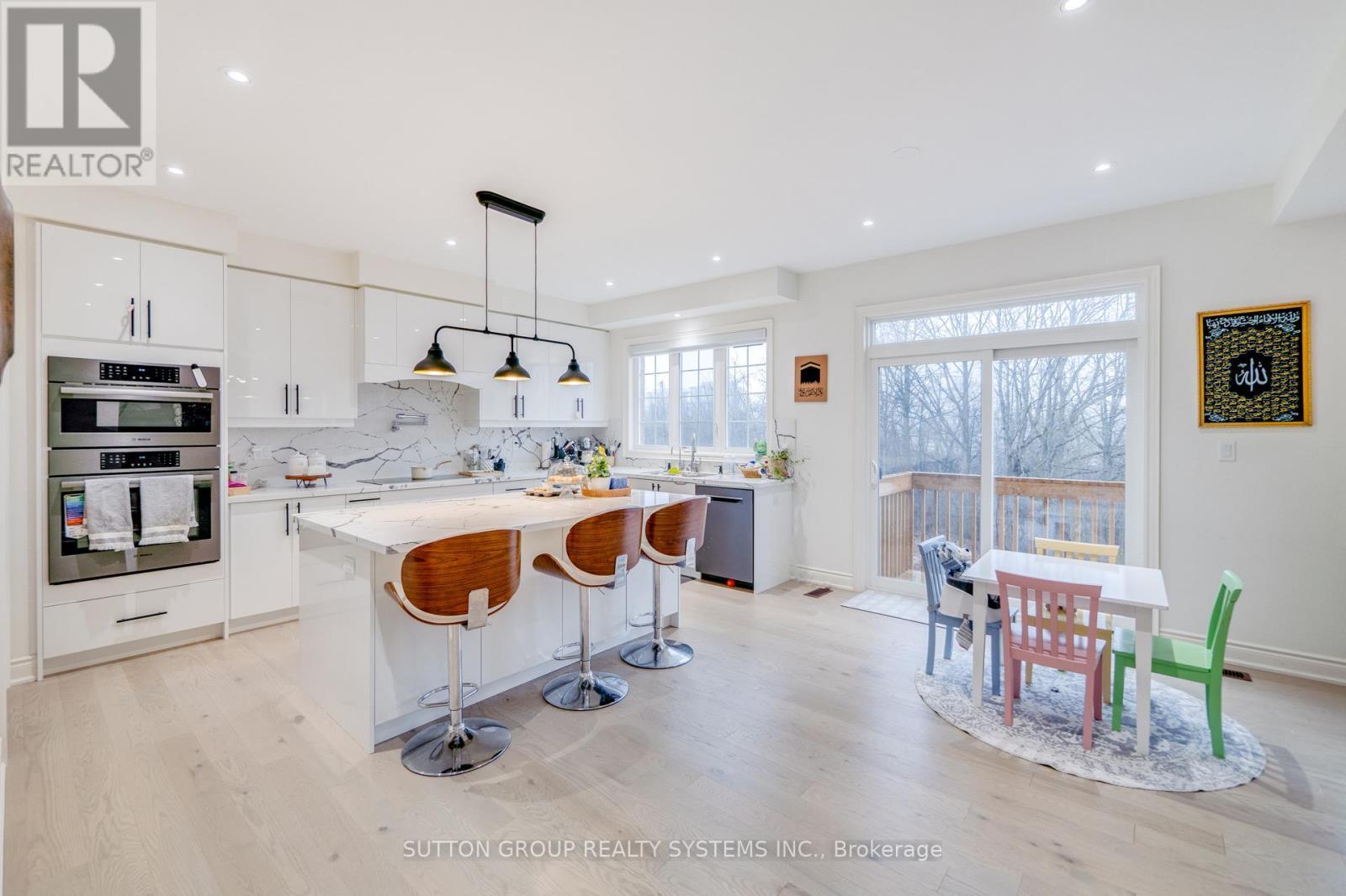 389 Humphrey Street, Hamilton, ON - Indoor Photo Showing Other Room