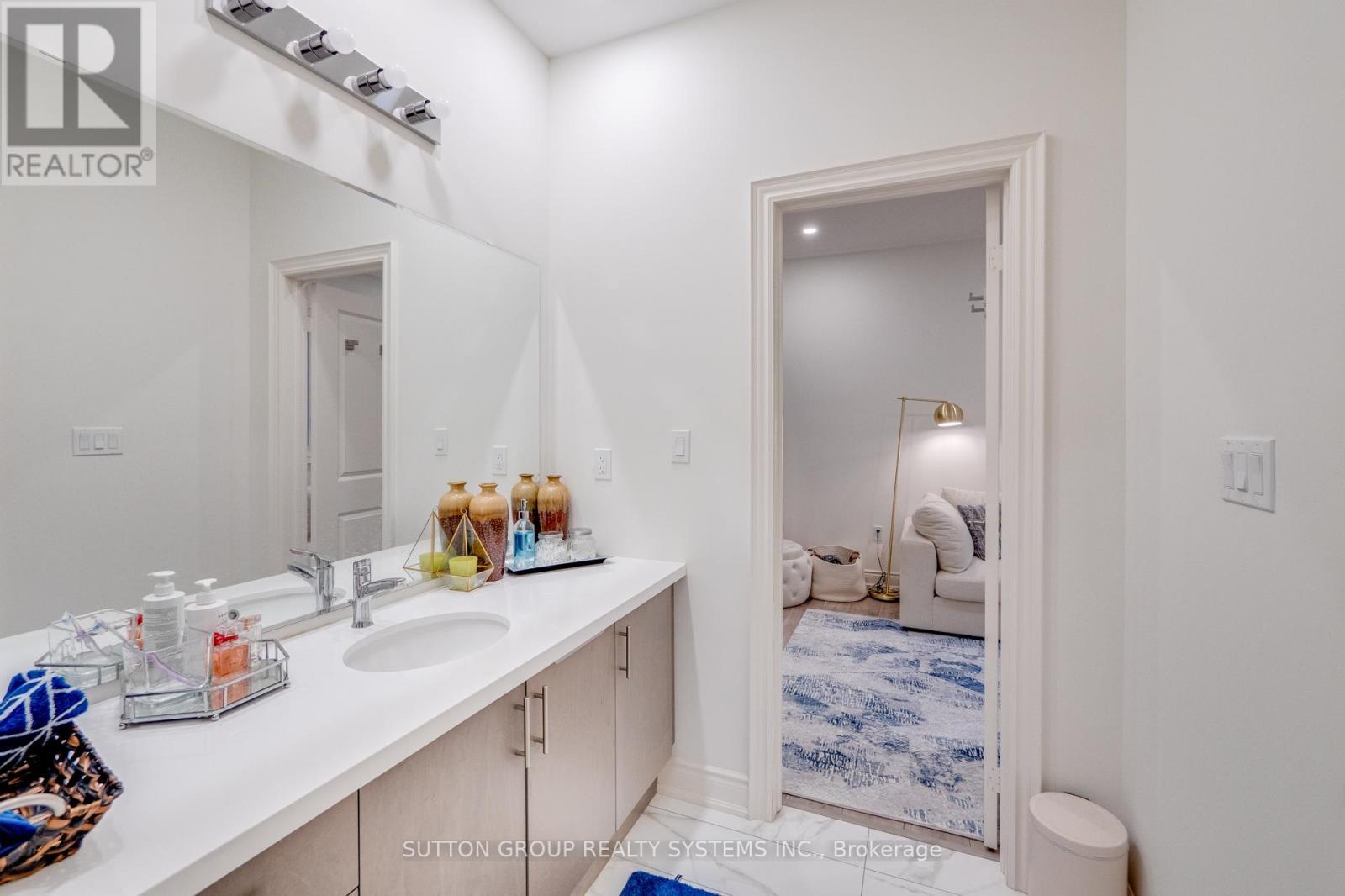 389 Humphrey Street, Hamilton, ON - Indoor Photo Showing Bathroom