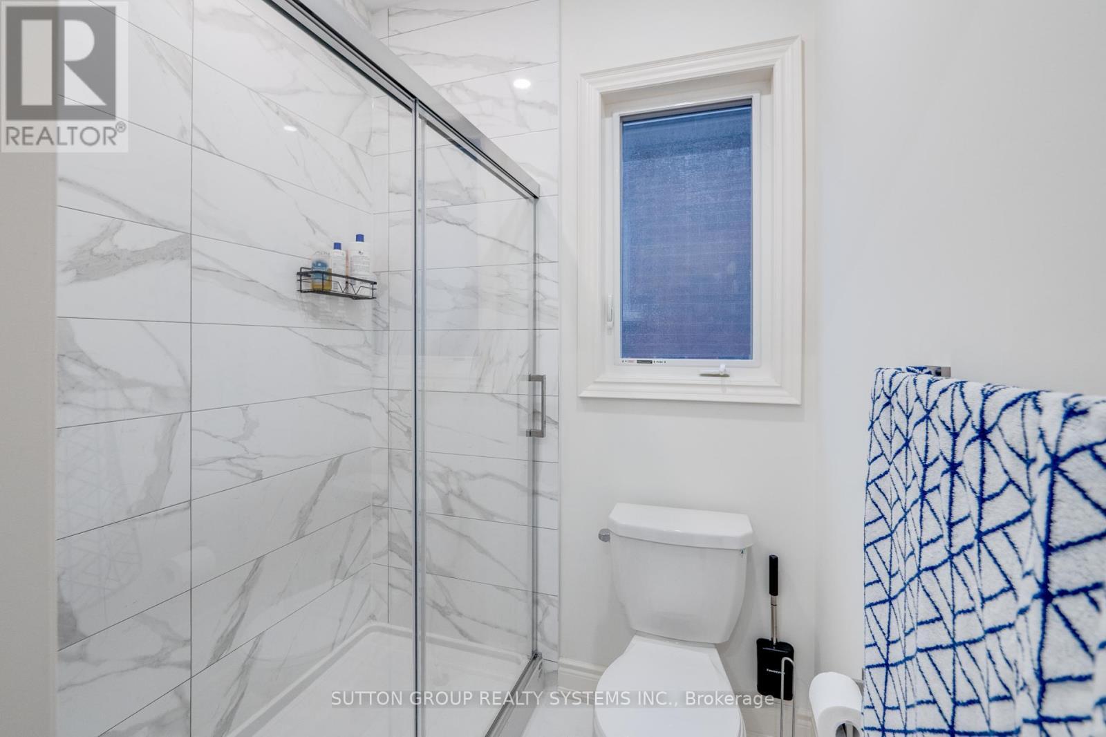 389 Humphrey Street, Hamilton, ON - Indoor Photo Showing Bathroom