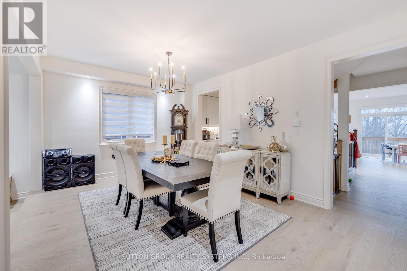 389 Humphrey Street, Hamilton, ON - Indoor Photo Showing Dining Room