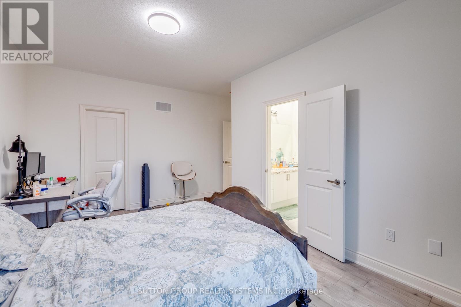 389 Humphrey Street, Hamilton, ON - Indoor Photo Showing Bedroom