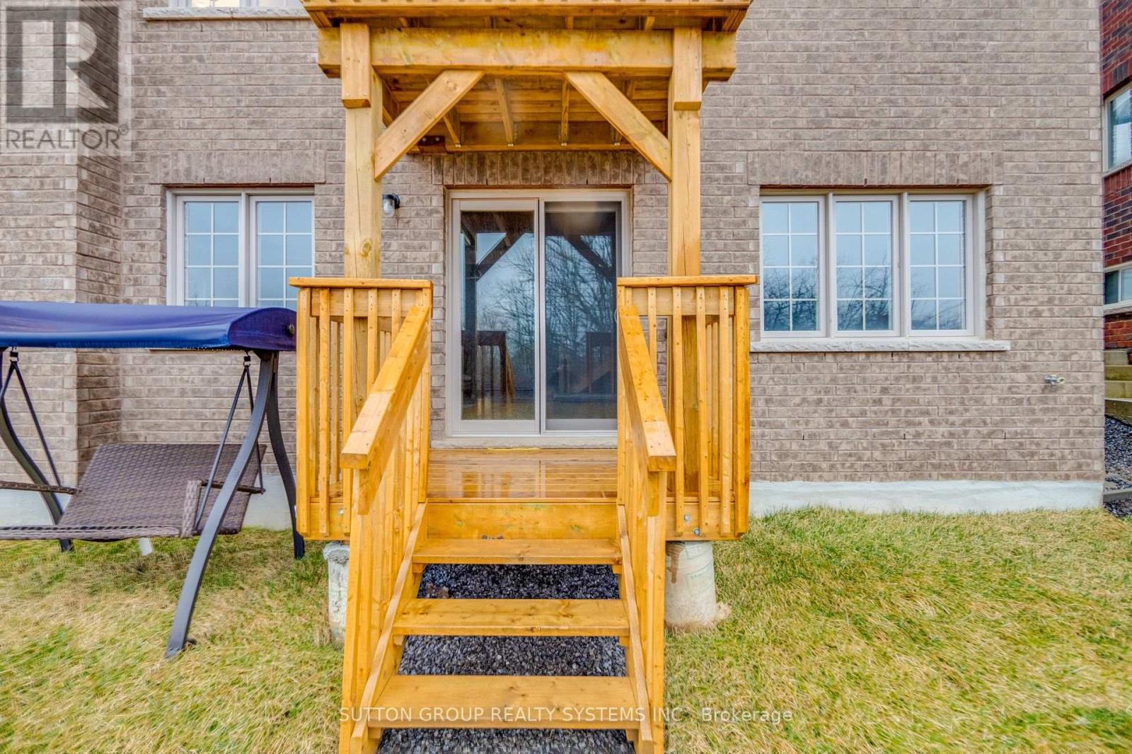 389 Humphrey Street, Hamilton, ON - Outdoor