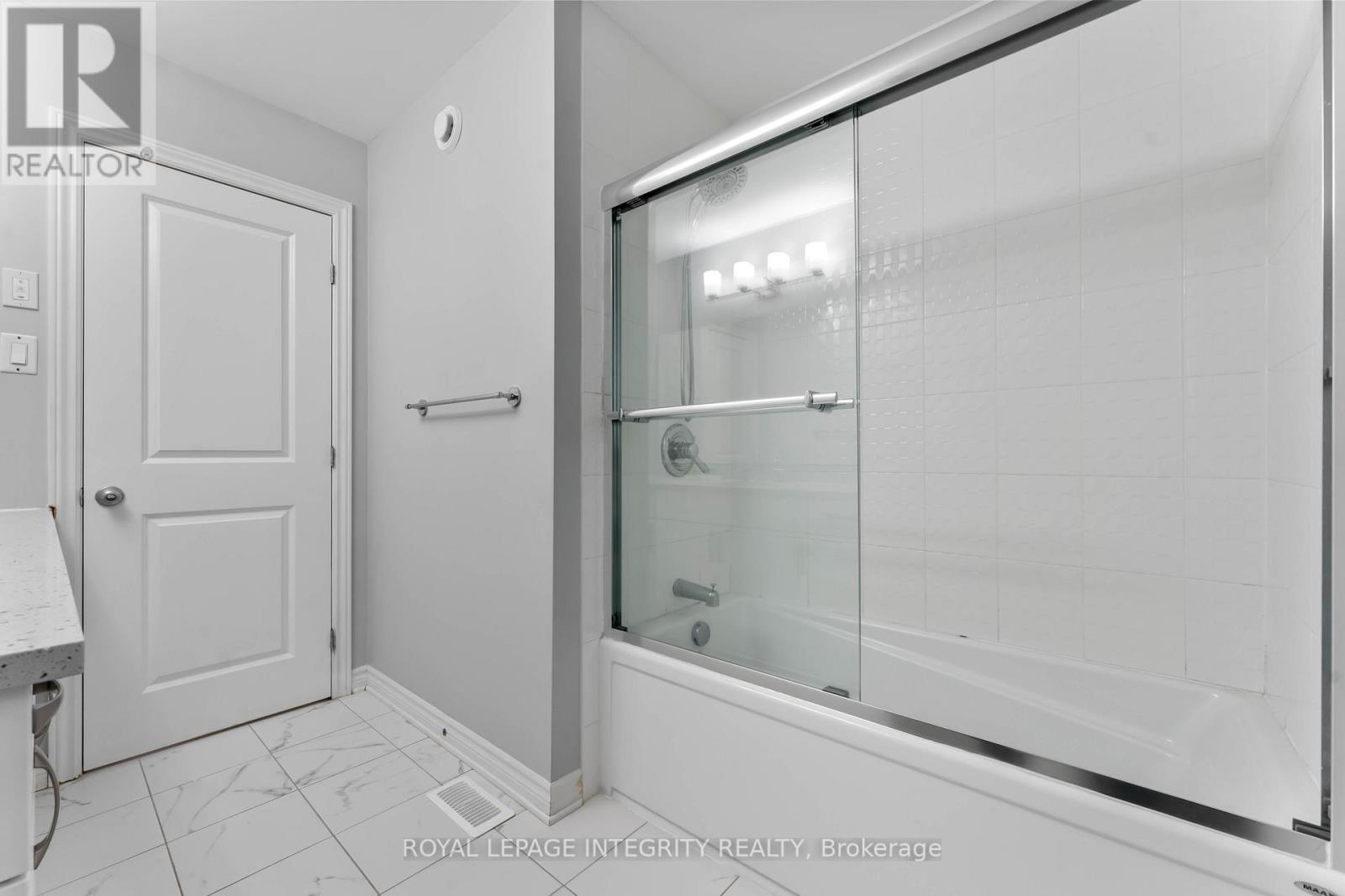 563 Egret Way, Ottawa, ON - Indoor Photo Showing Bathroom
