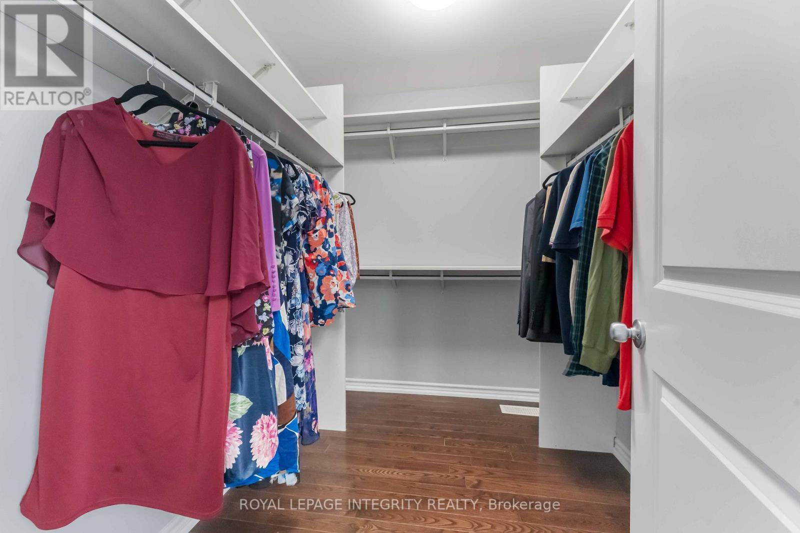 563 Egret Way, Ottawa, ON - Indoor With Storage