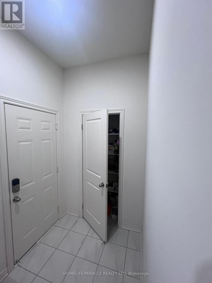 85 Cobriza Crescent, Brampton, ON - Indoor Photo Showing Other Room
