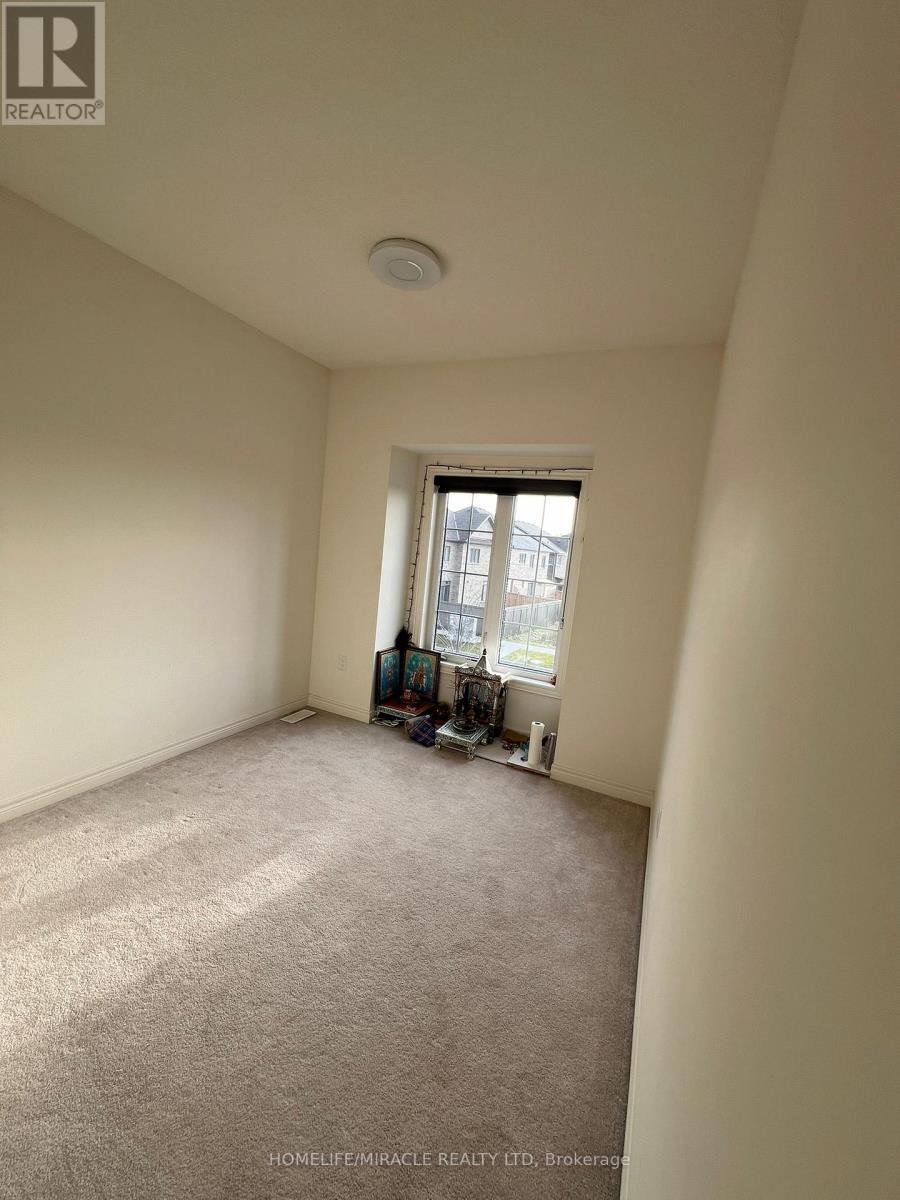 85 Cobriza Crescent, Brampton, ON - Indoor Photo Showing Other Room