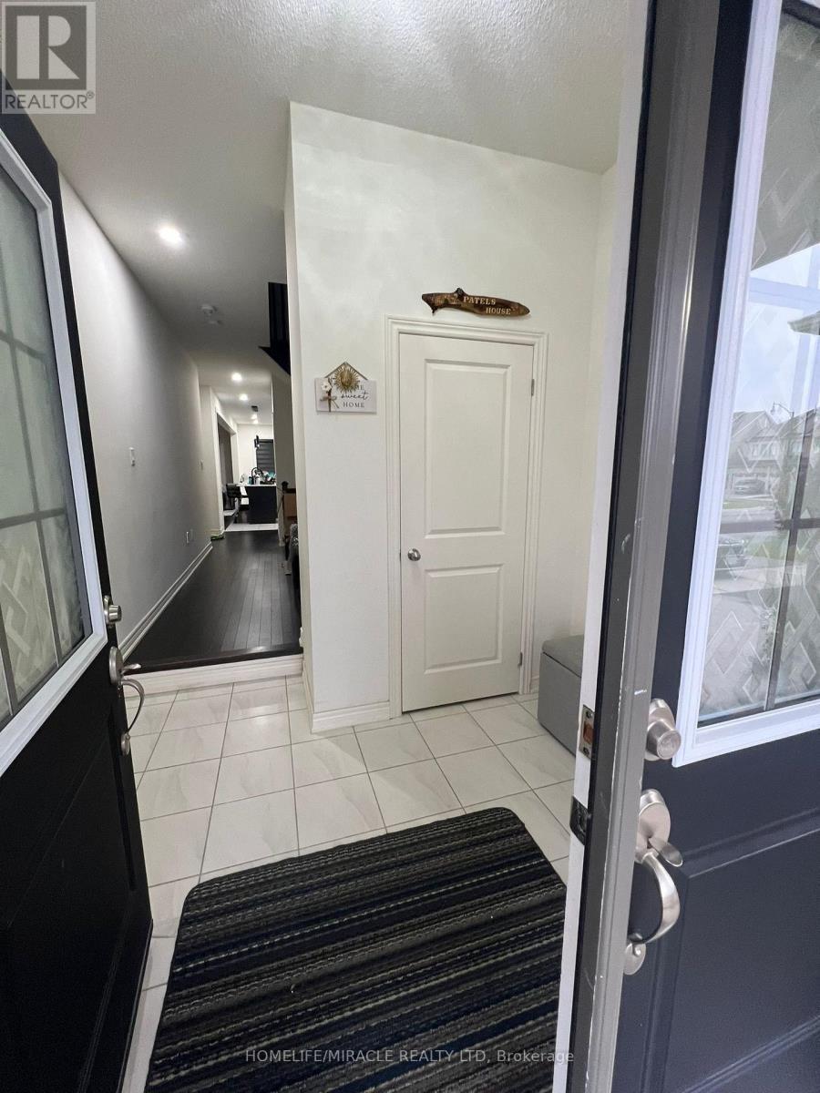 85 Cobriza Crescent, Brampton, ON - Indoor Photo Showing Other Room