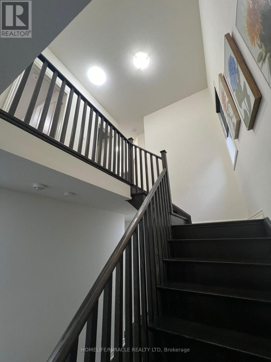 85 Cobriza Crescent, Brampton, ON - Indoor Photo Showing Other Room