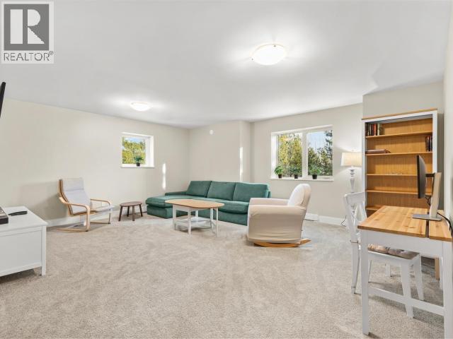 24 Nighthawk Valley Lane, Whitehorse North, YT - Indoor