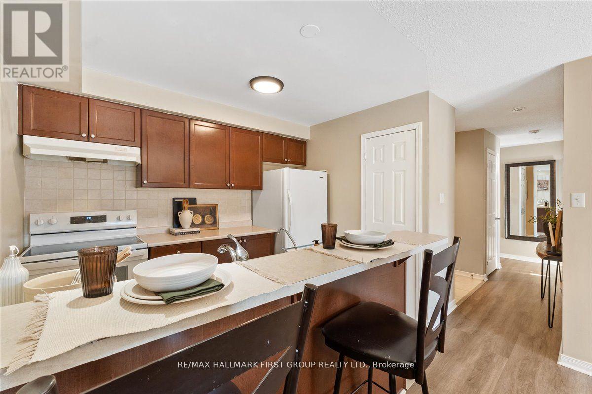 204 - 132 Aspen Springs Drive, Clarington (Bowmanville), ON - Indoor Photo Showing Kitchen
