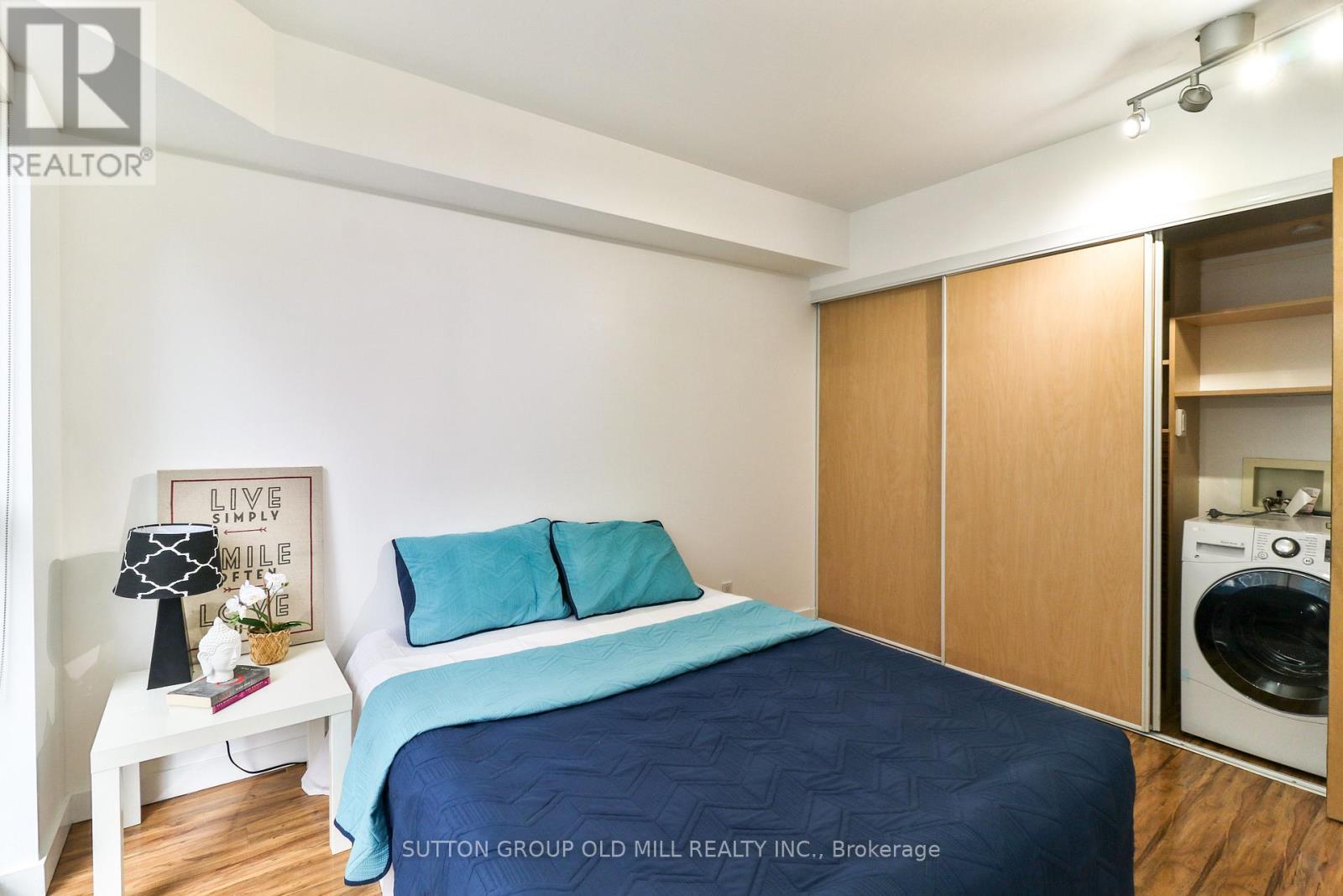 205 - 1005 King Street W, Toronto, ON - Indoor