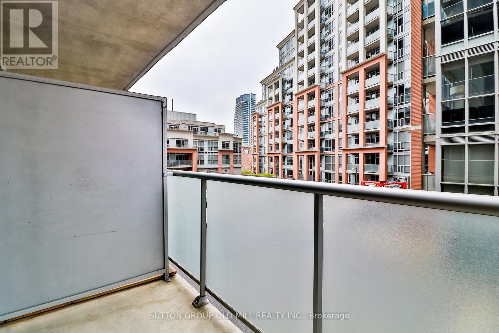 205 - 1005 King Street W, Toronto, ON - Outdoor With Balcony
