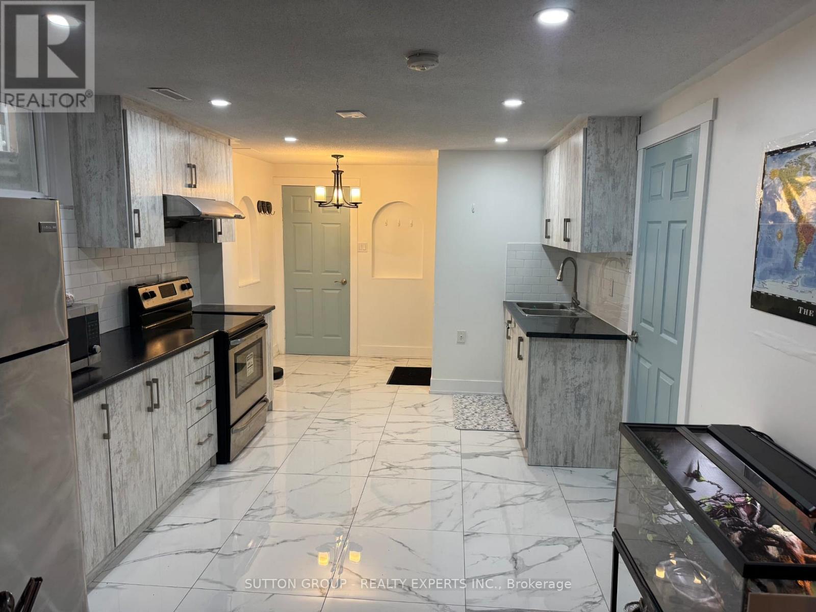 Basement - 218 Ingleside Place, Kitchener, ON - Indoor Photo Showing Kitchen With Stainless Steel Kitchen