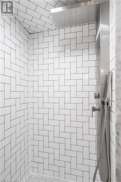 Basement - 218 Ingleside Place, Kitchener, ON - Indoor Photo Showing Bathroom