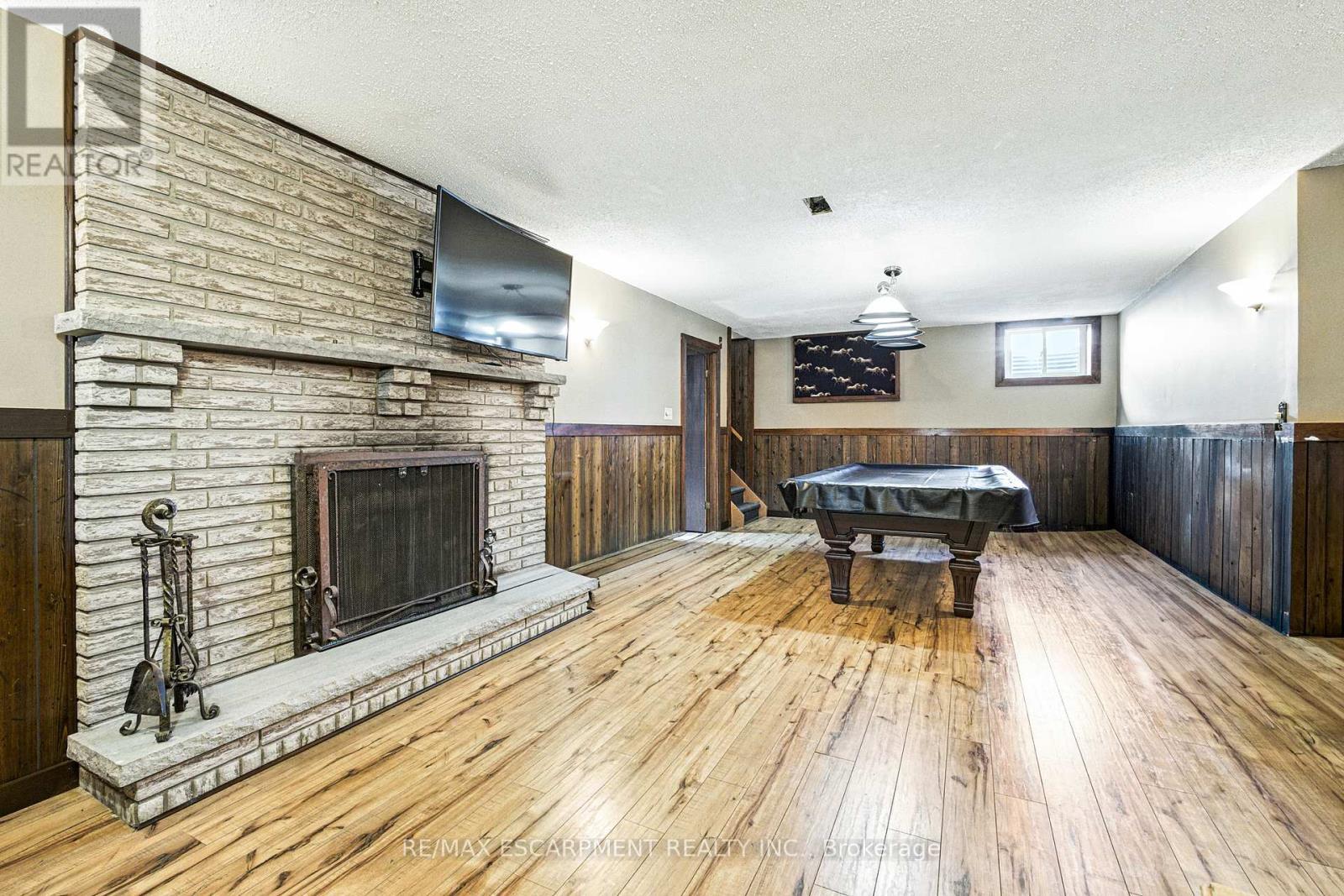 2276 Binbrook Road, Hamilton, ON - With Fireplace