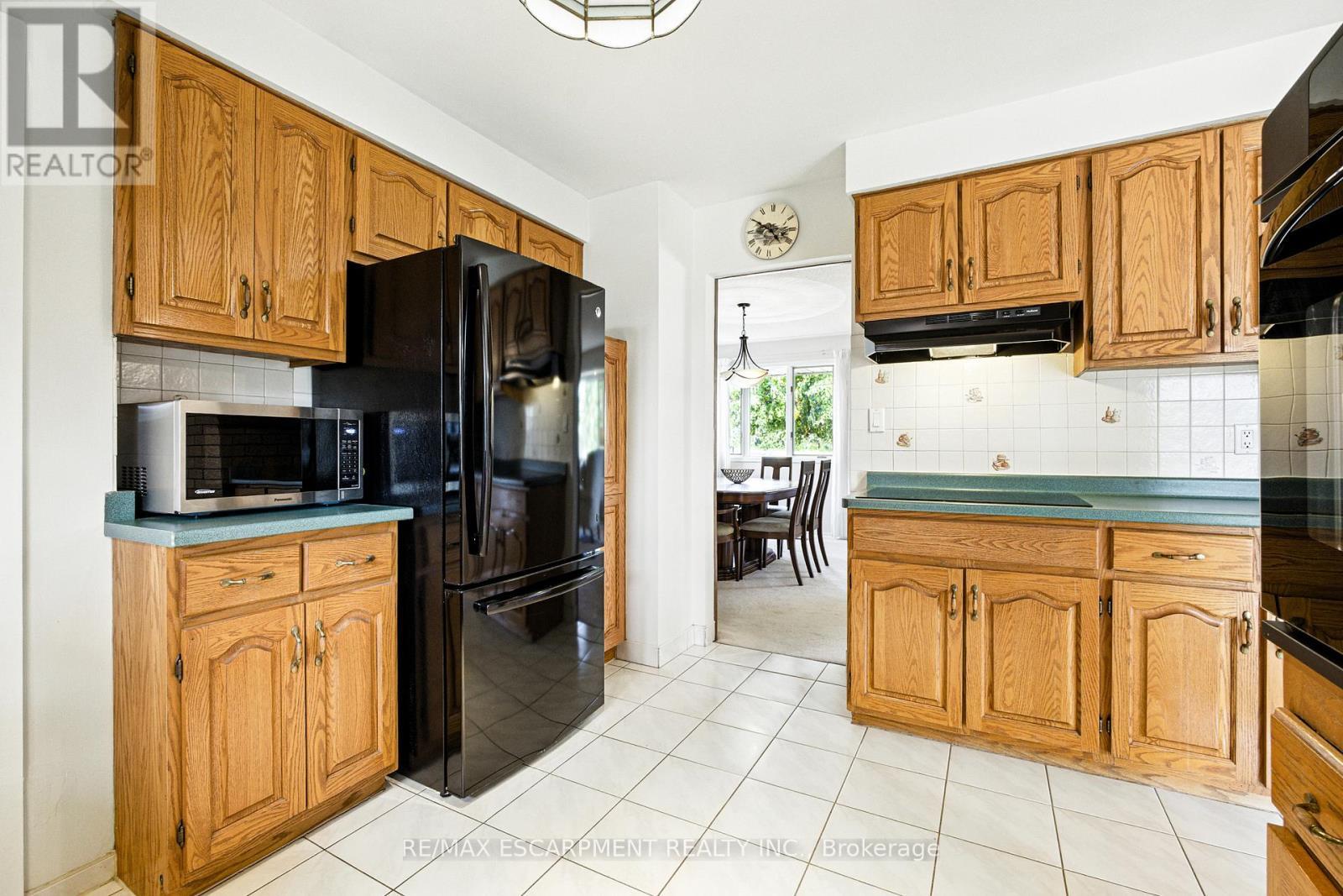 2276 Binbrook Road, Hamilton, ON - Indoor Photo Showing Kitchen