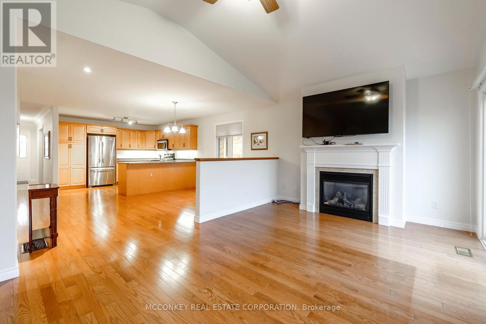 1587 Scollard Crescent, Peterborough (Ashburnham Ward 4), ON - Indoor Photo Showing Living Room With Fireplace
