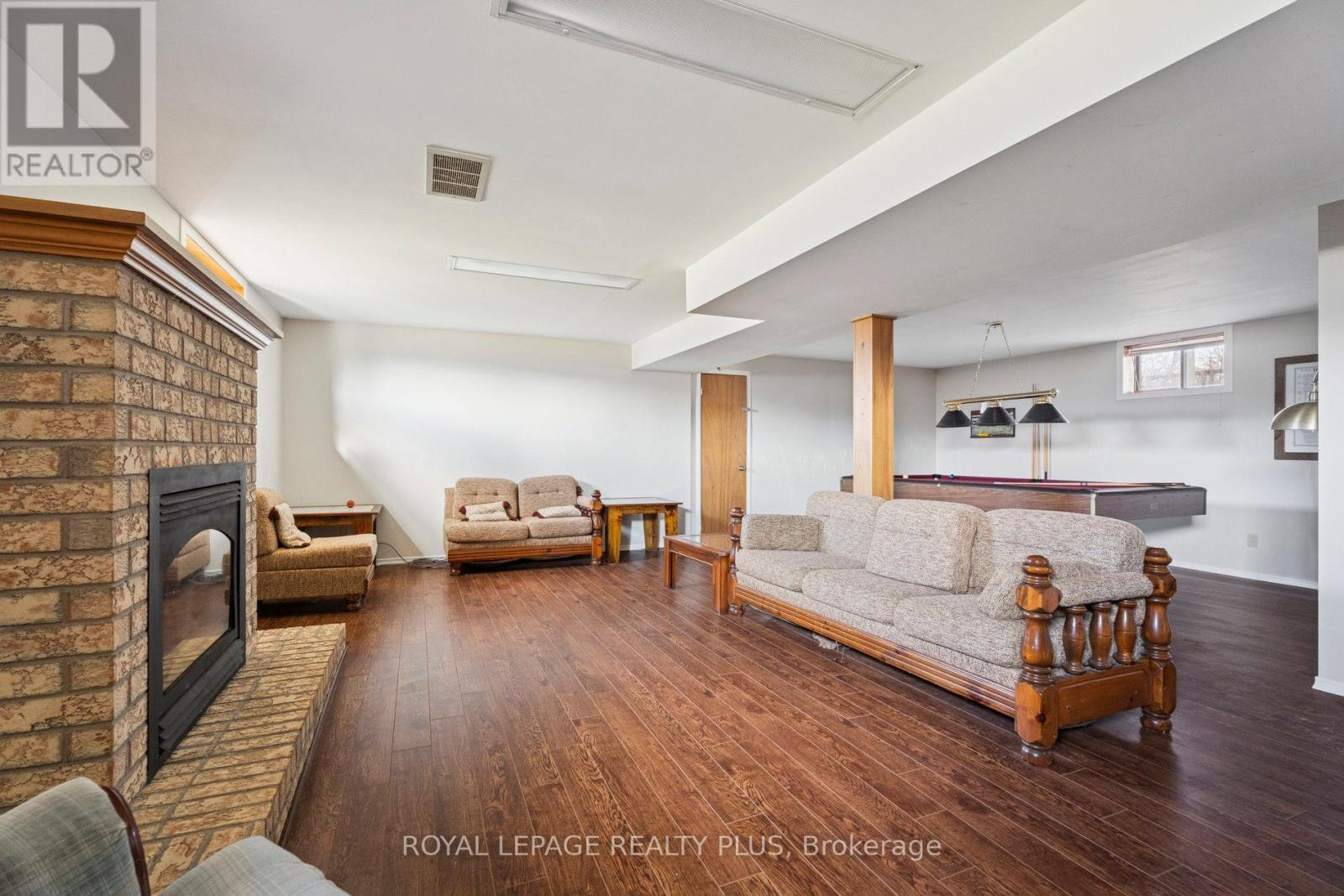 7719 Poplar Side Road, Clearview, ON - Indoor With Fireplace