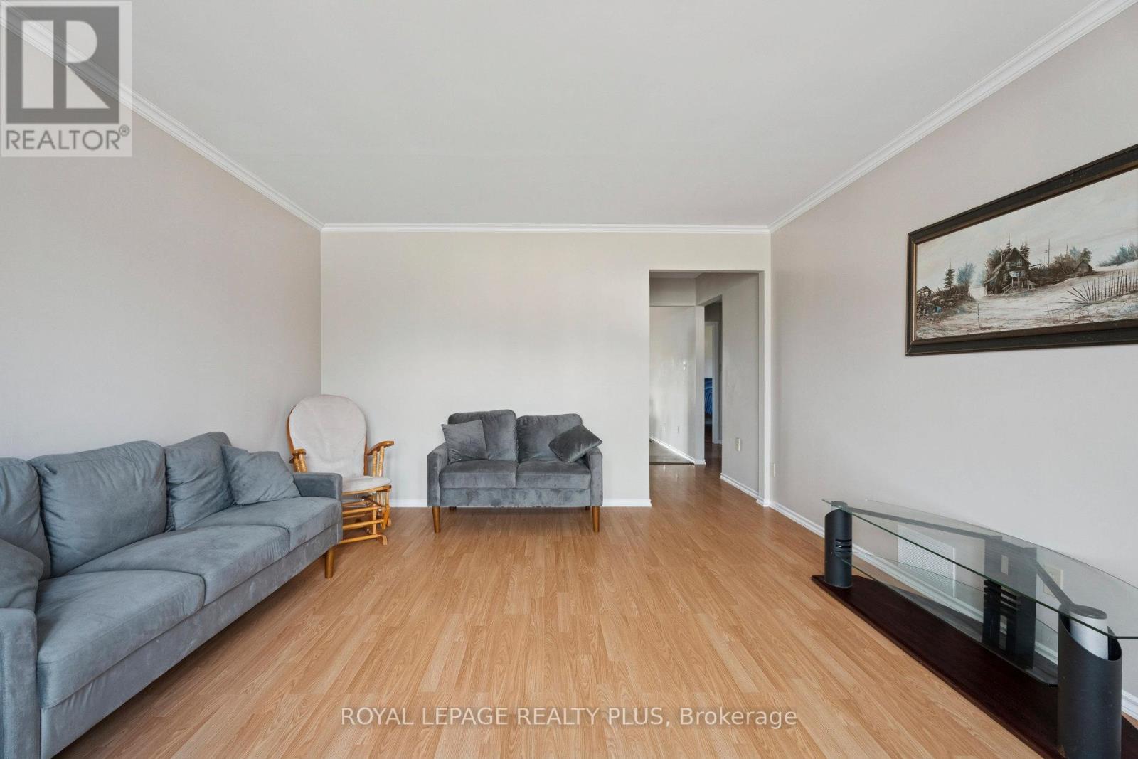 7719 Poplar Side Road, Clearview, ON - Indoor Photo Showing Living Room